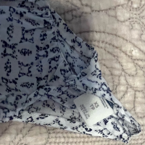 Bundle of 3 blouses size small/xs - Picture 3 of 9